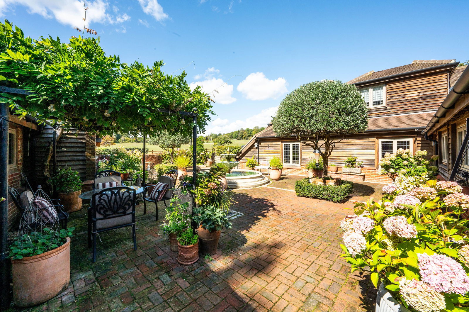 4 bed detached house for sale in The Barn, Monkshatch, Off Down Lane, Guildford, GU3 1DL  - Property Image 52