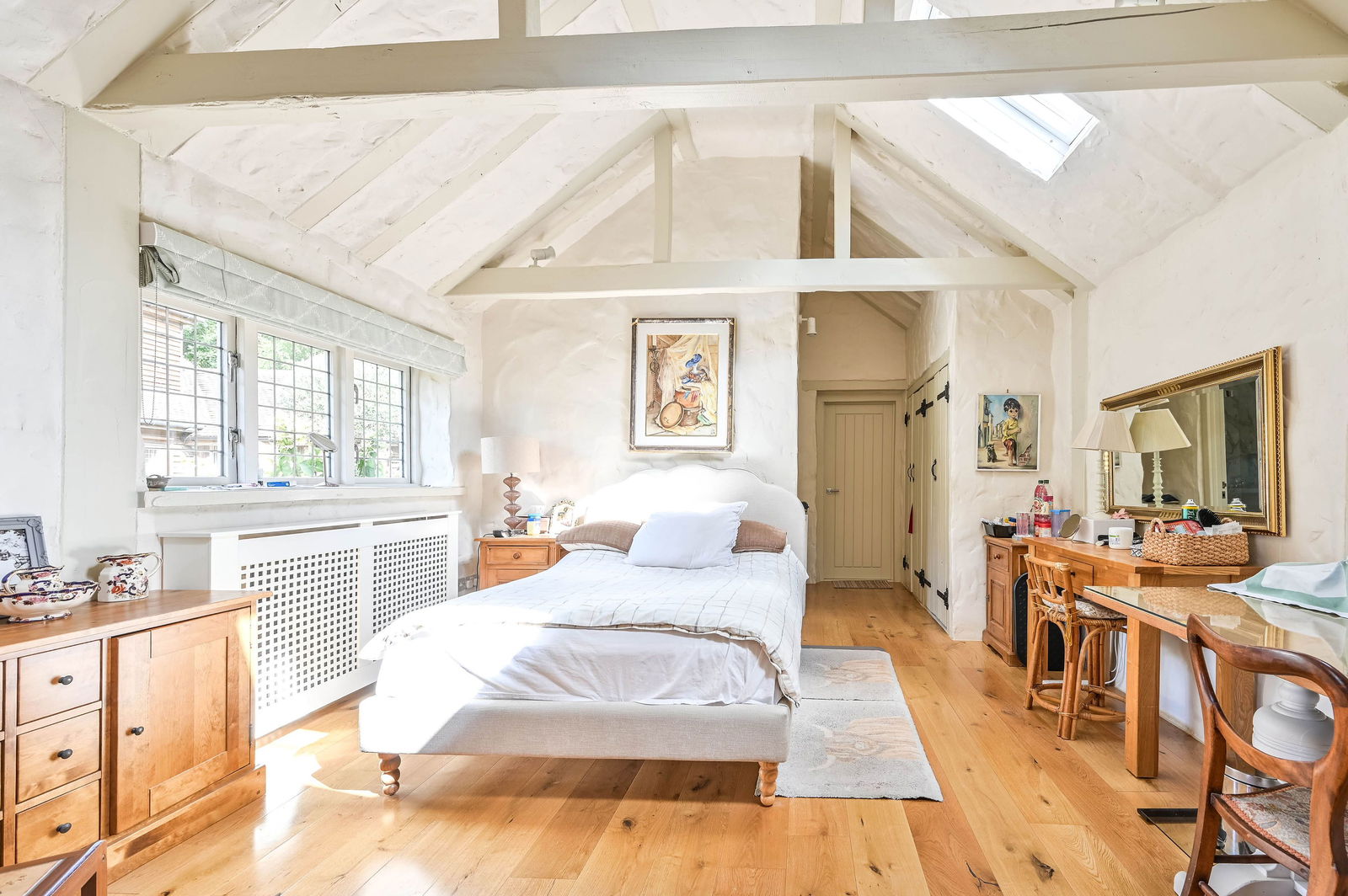 4 bed detached house for sale in The Barn, Monkshatch, Off Down Lane, Guildford, GU3 1DL  - Property Image 16