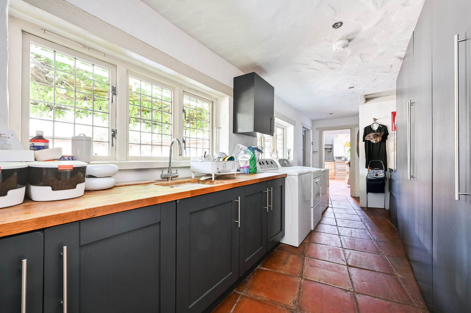 4 bed detached house for sale in The Barn, Monkshatch, Off Down Lane, Guildford, GU3 1DL  - Property Image 26