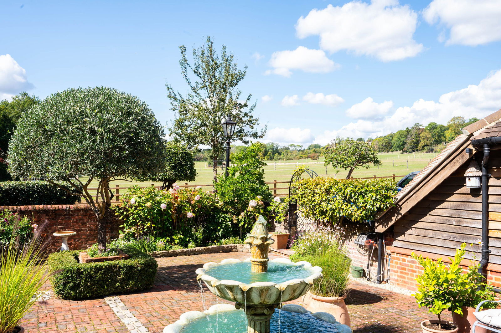 4 bed detached house for sale in The Barn, Monkshatch, Off Down Lane, Guildford, GU3 1DL  - Property Image 53