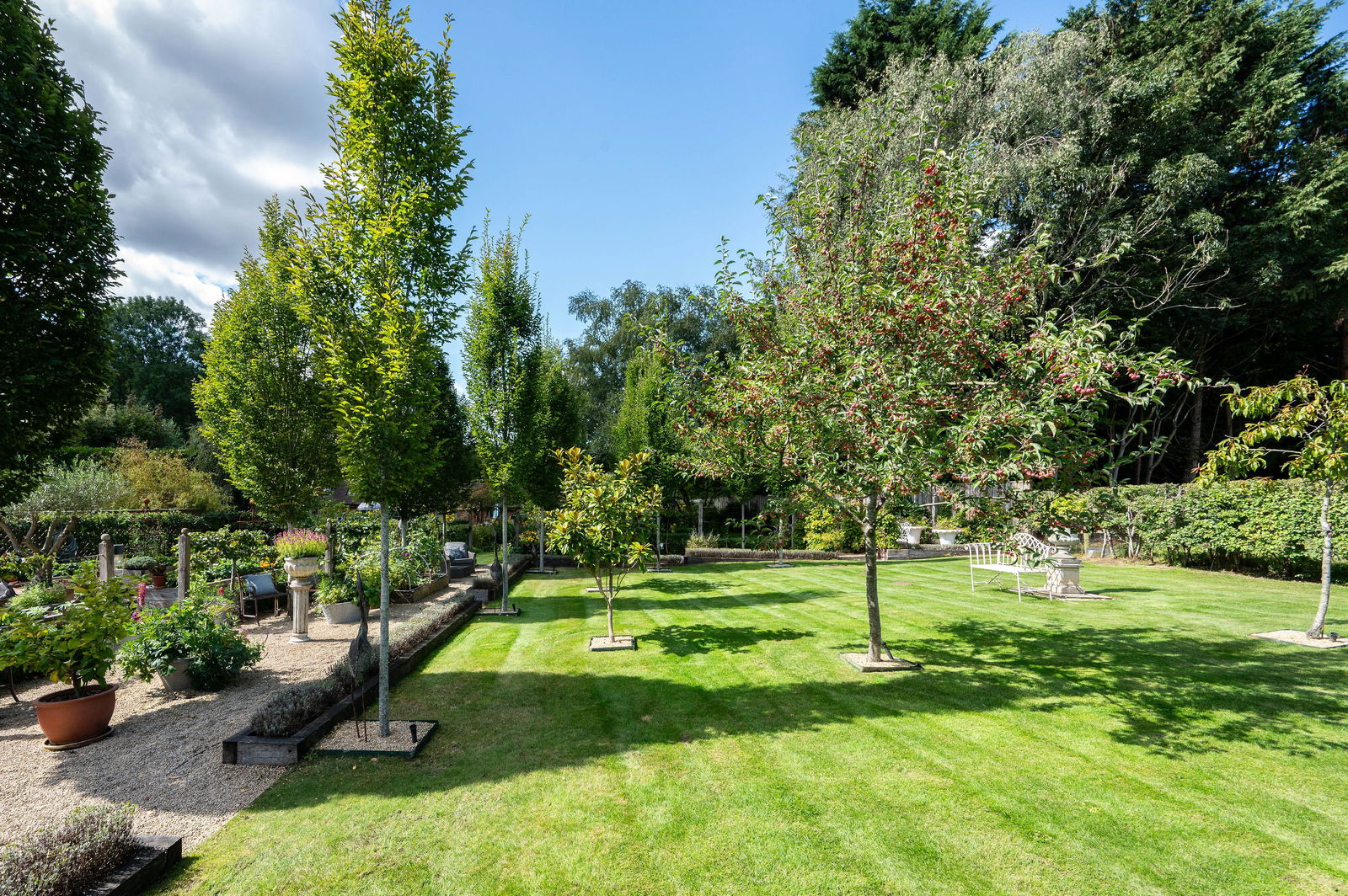 4 bed detached house for sale in The Barn, Monkshatch, Off Down Lane, Guildford, GU3 1DL  - Property Image 65