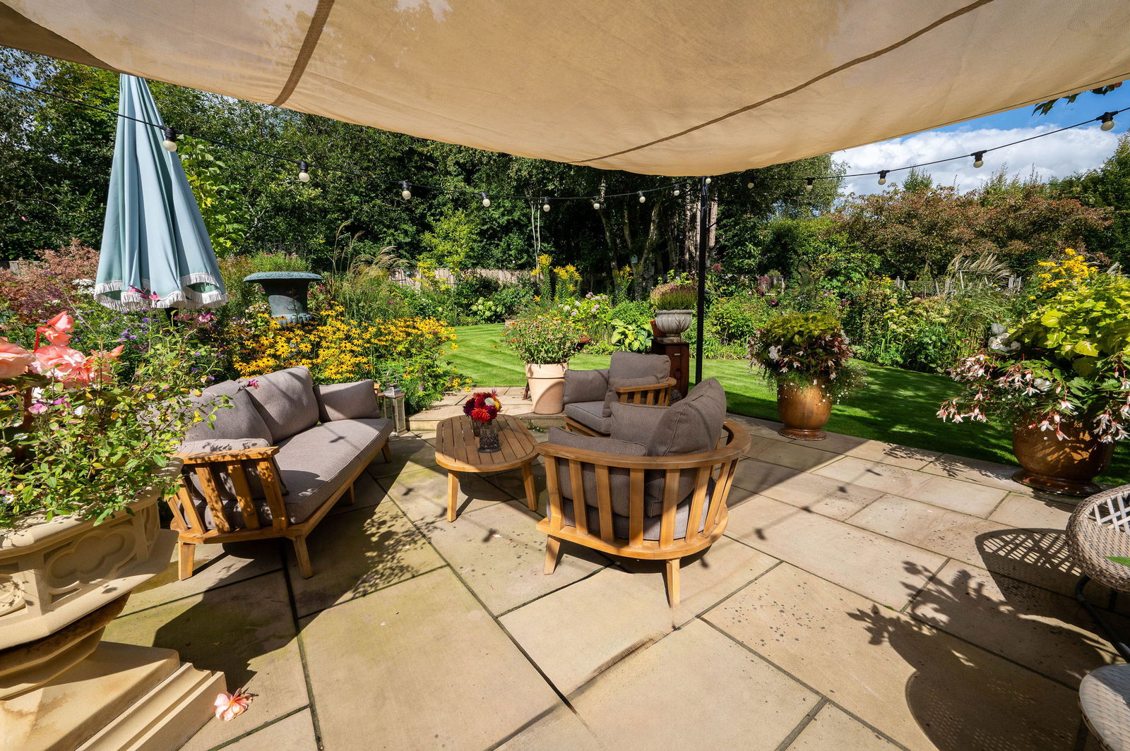 4 bed detached house for sale in The Barn, Monkshatch, Off Down Lane, Guildford, GU3 1DL  - Property Image 3