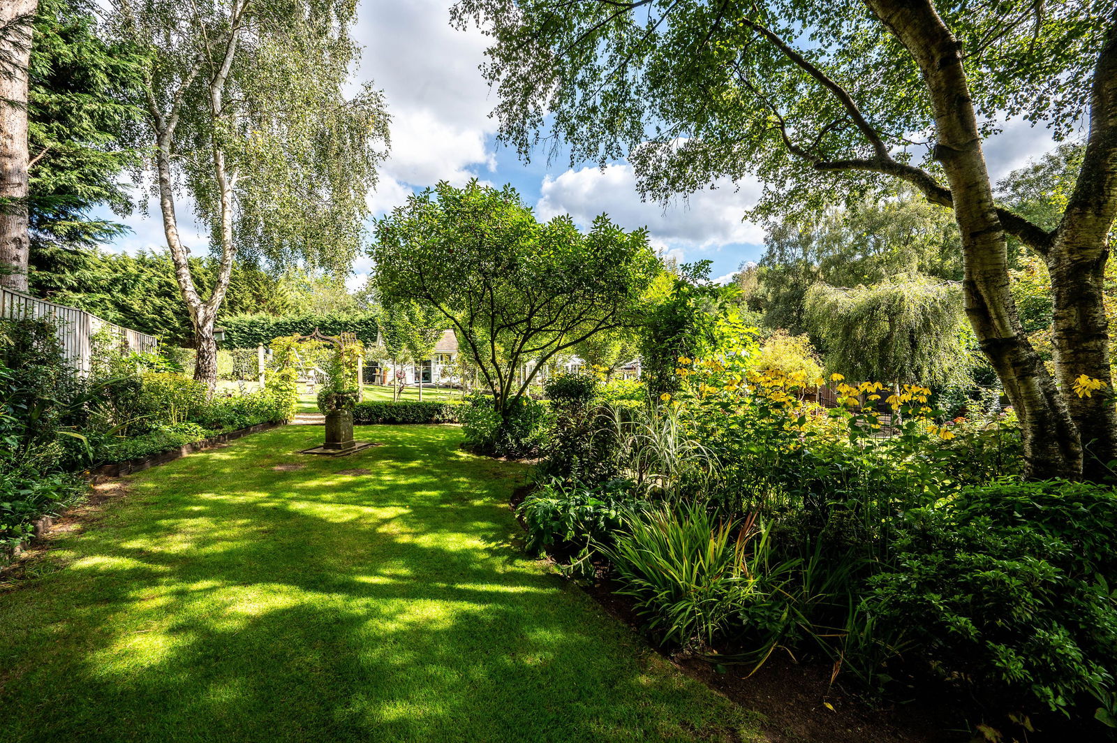 4 bed detached house for sale in The Barn, Monkshatch, Off Down Lane, Guildford, GU3 1DL  - Property Image 63