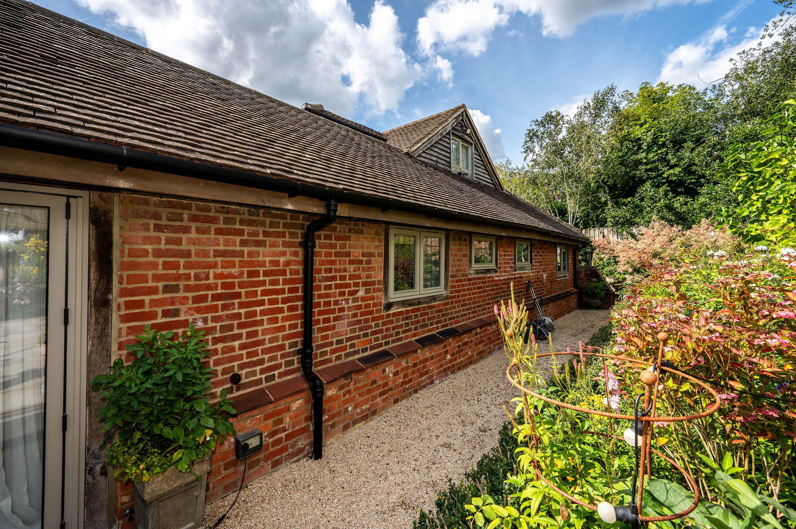 4 bed detached house for sale in The Barn, Monkshatch, Off Down Lane, Guildford, GU3 1DL  - Property Image 24