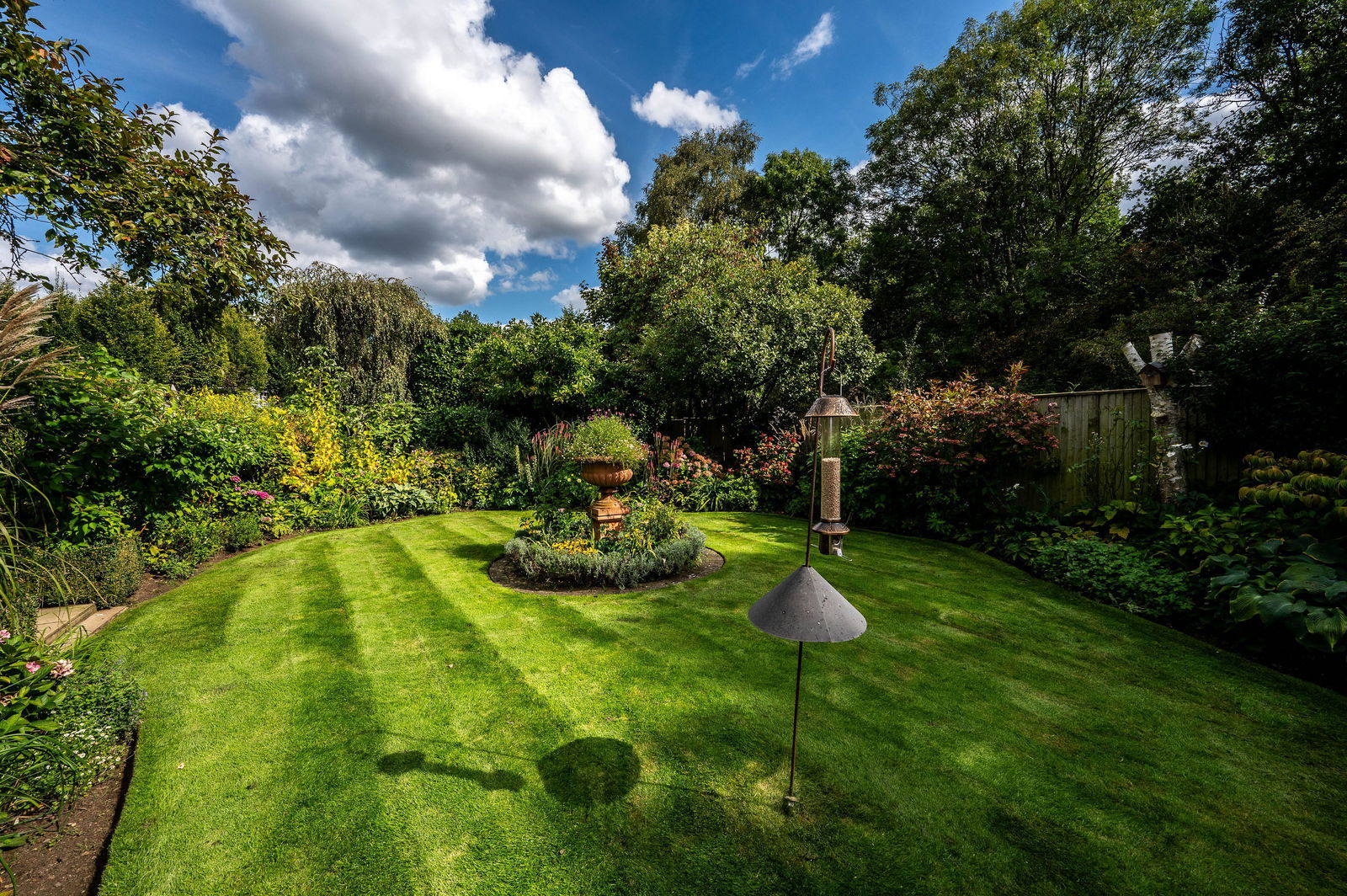 4 bed detached house for sale in The Barn, Monkshatch, Off Down Lane, Guildford, GU3 1DL  - Property Image 34