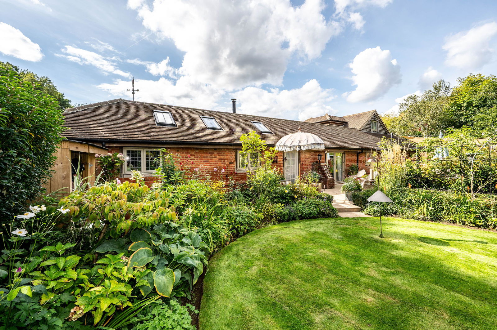 4 bed detached house for sale in The Barn, Monkshatch, Off Down Lane, Guildford, GU3 1DL  - Property Image 33