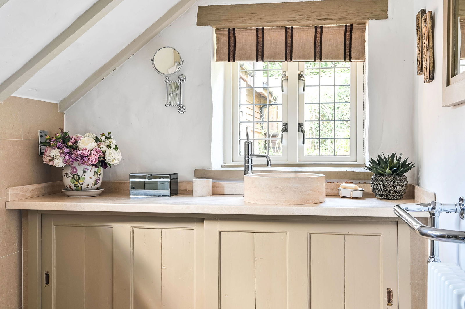 4 bed detached house for sale in The Barn, Monkshatch, Off Down Lane, Guildford, GU3 1DL  - Property Image 45