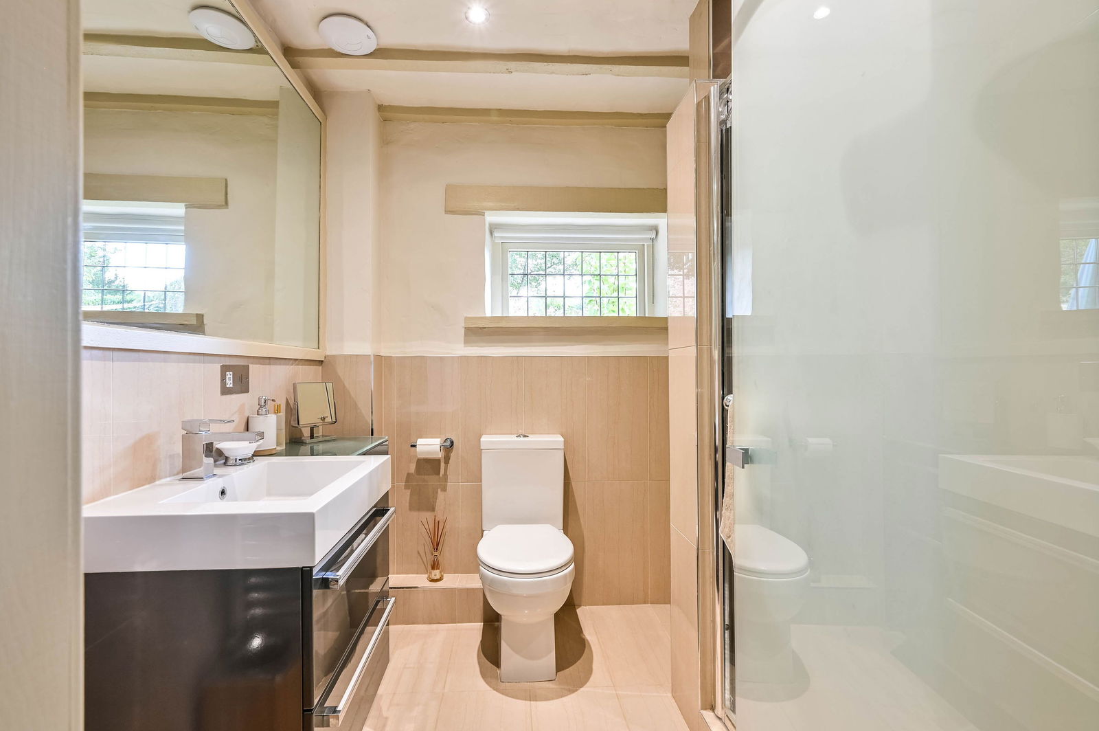 4 bed detached house for sale in The Barn, Monkshatch, Off Down Lane, Guildford, GU3 1DL  - Property Image 50