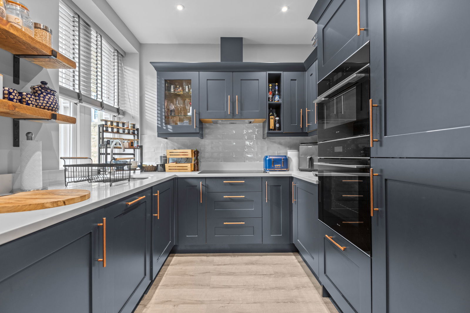 2 bed flat for sale in Filmer Grove, Godalming, GU7 3AB  - Property Image 3