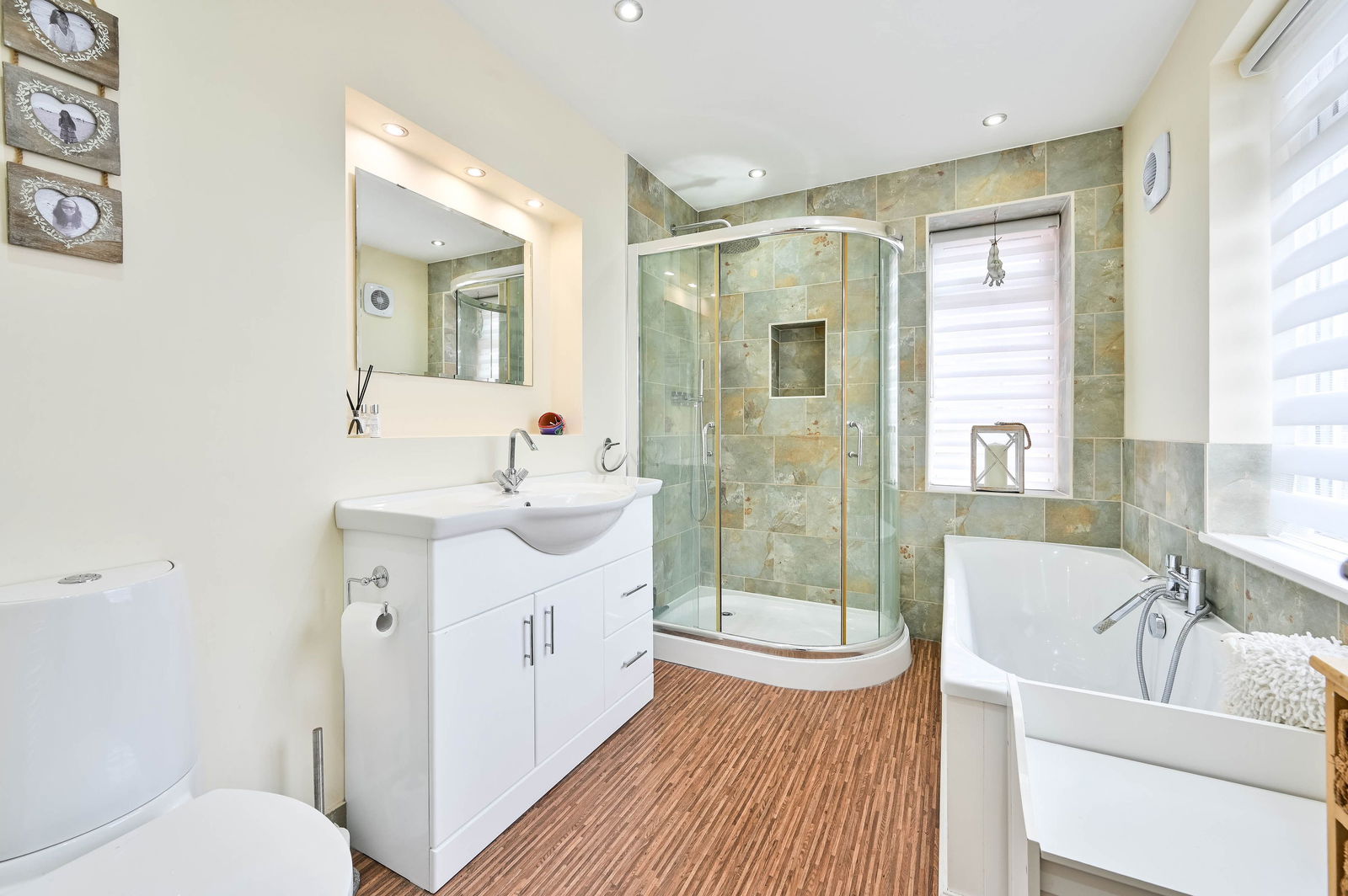 4 bed semi-detached house for sale in Warwick Lane, Woking  - Property Image 14