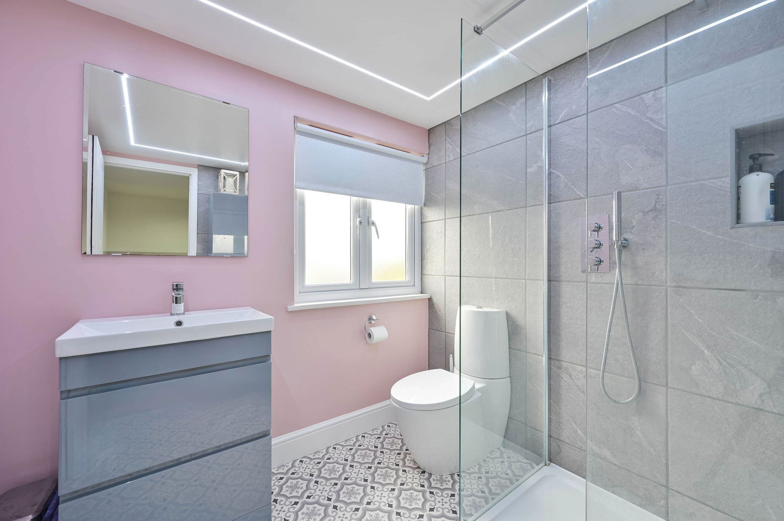 4 bed semi-detached house for sale in Warwick Lane, Woking  - Property Image 16