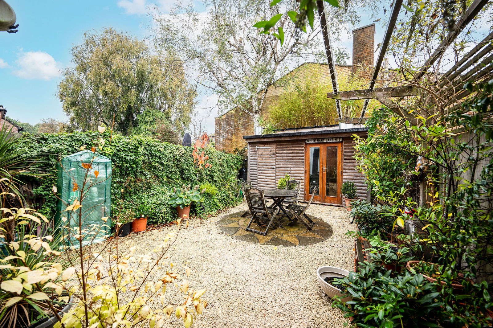 4 bed semi-detached house for sale in Warwick Lane, Woking  - Property Image 3