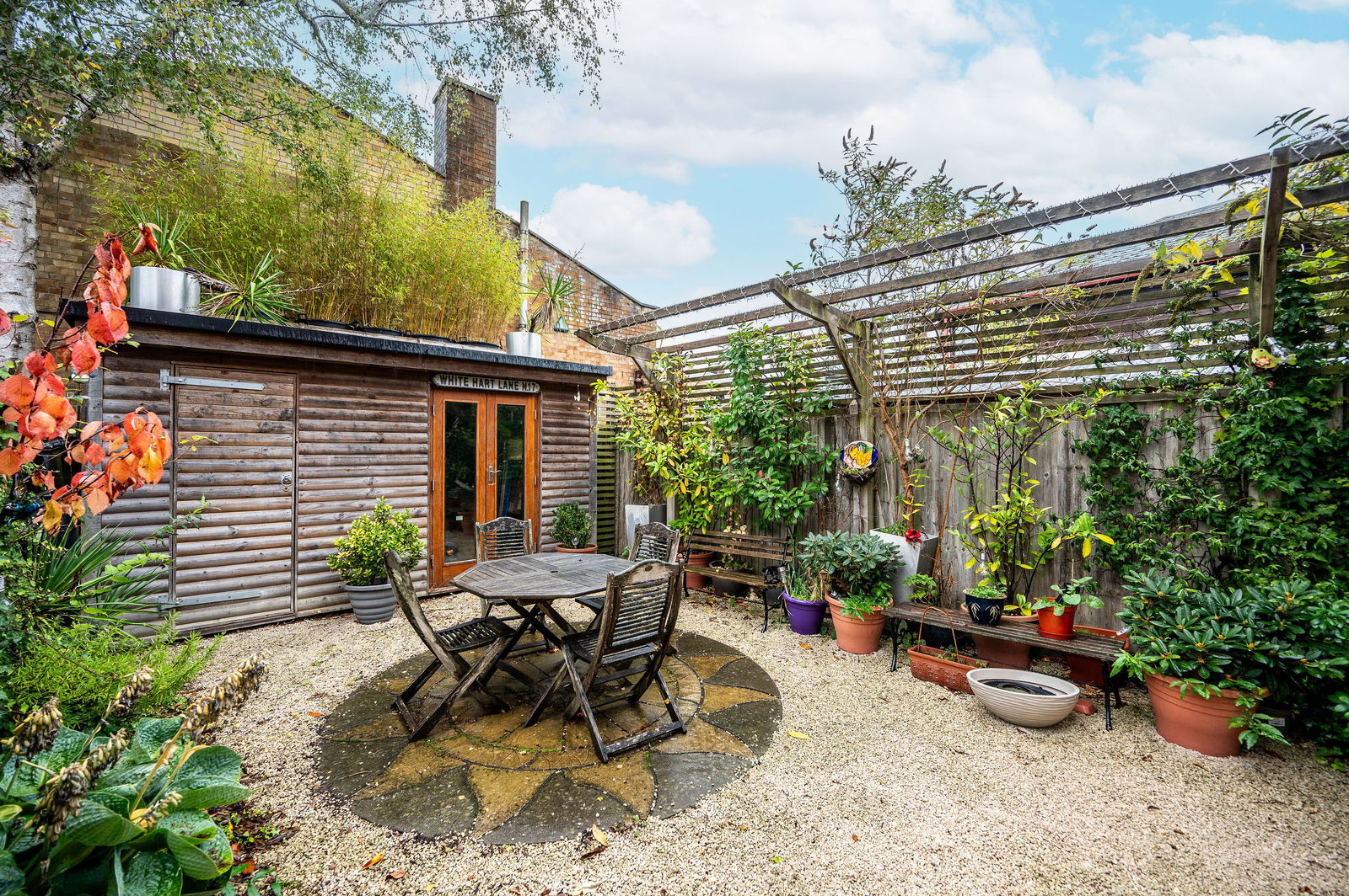 4 bed semi-detached house for sale in Warwick Lane, Woking  - Property Image 4