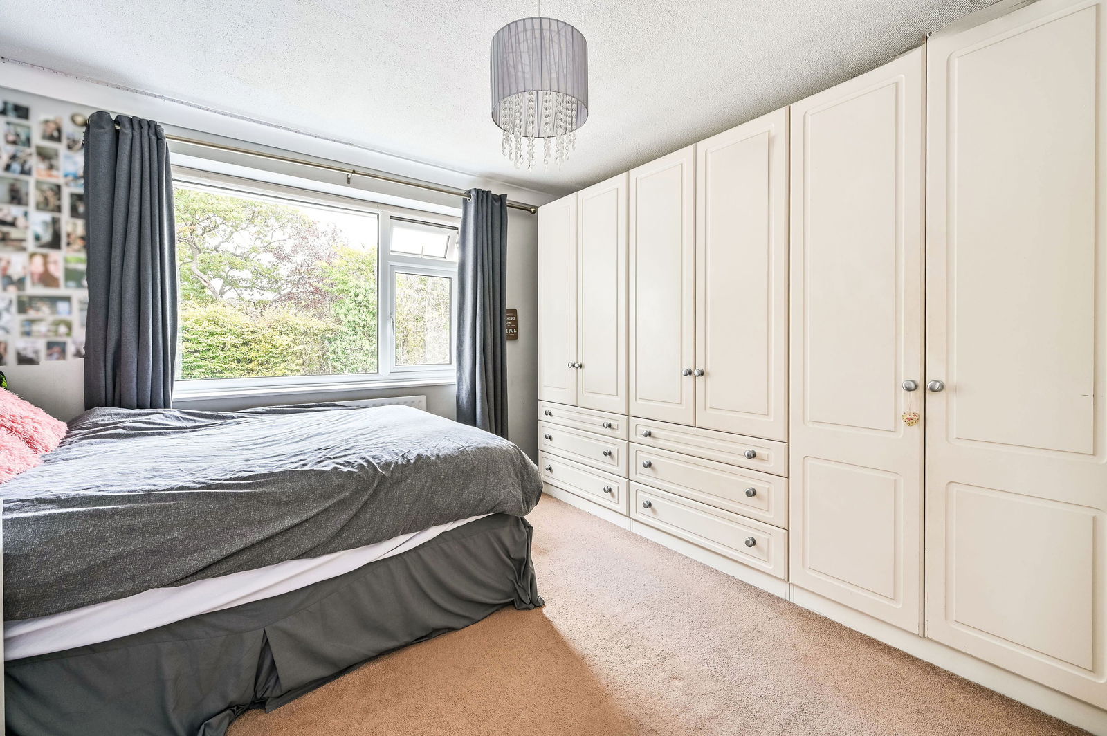 3 bed semi-detached house for sale in Longmeadow, Leatherhead  - Property Image 12