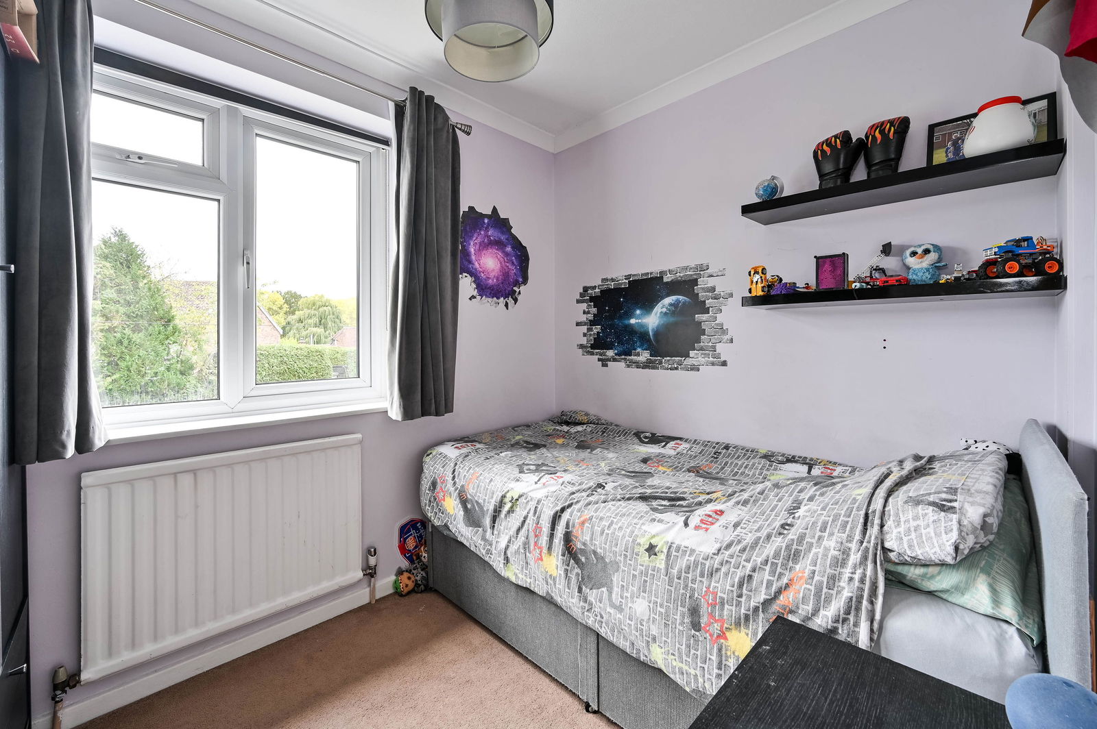 3 bed semi-detached house for sale in Longmeadow, Leatherhead 14