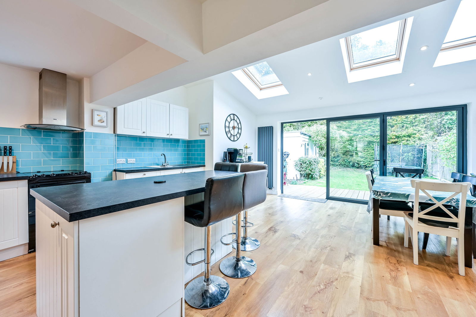 3 bed semi-detached house for sale in Longmeadow, Leatherhead 1