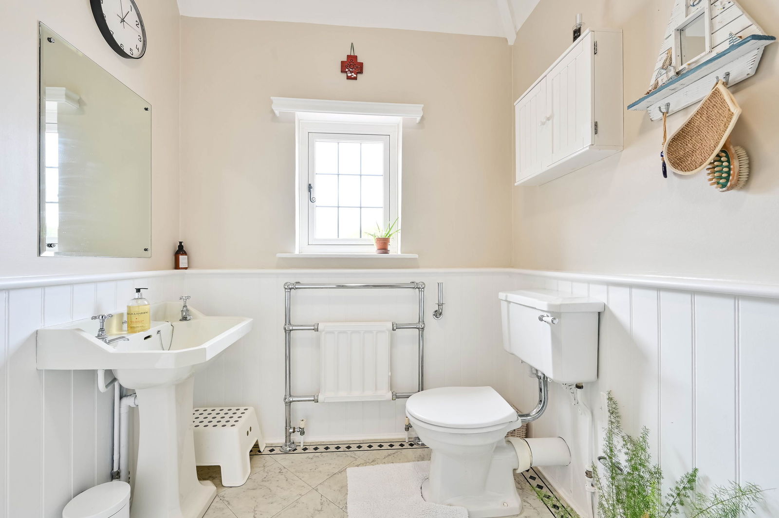 4 bed detached house for sale in Lower Road, Effingham  - Property Image 24