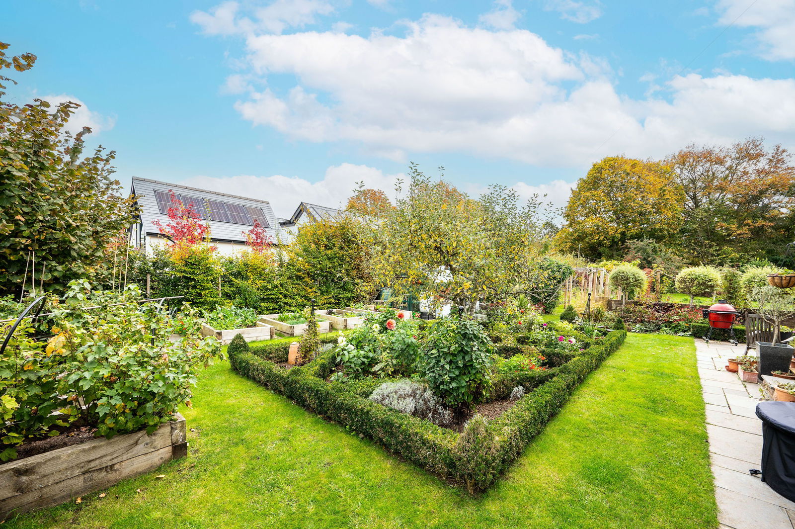 4 bed detached house for sale in Lower Road, Effingham 15