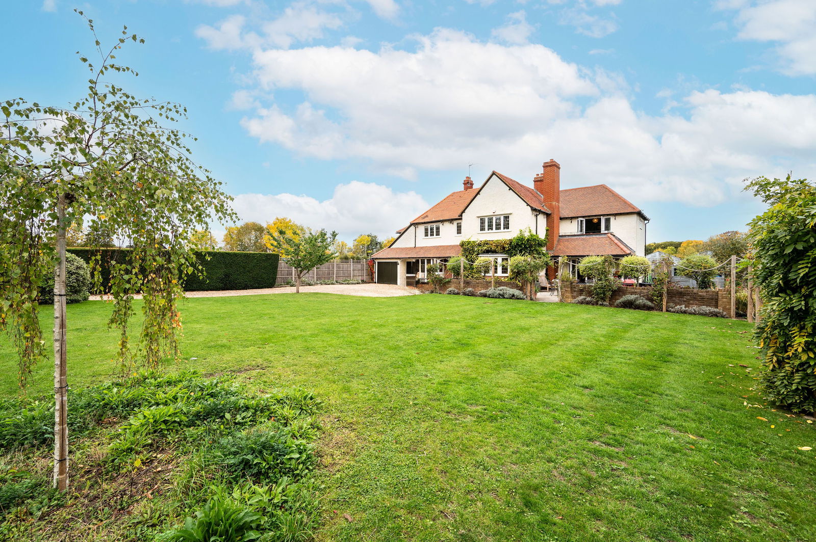 4 bed detached house for sale in Lower Road, Effingham - Property Image 1