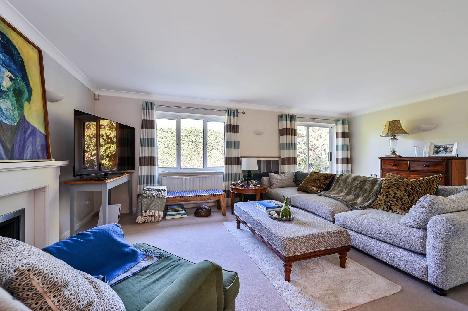 5 bed detached house for sale in Heathway, Leatherhead 6