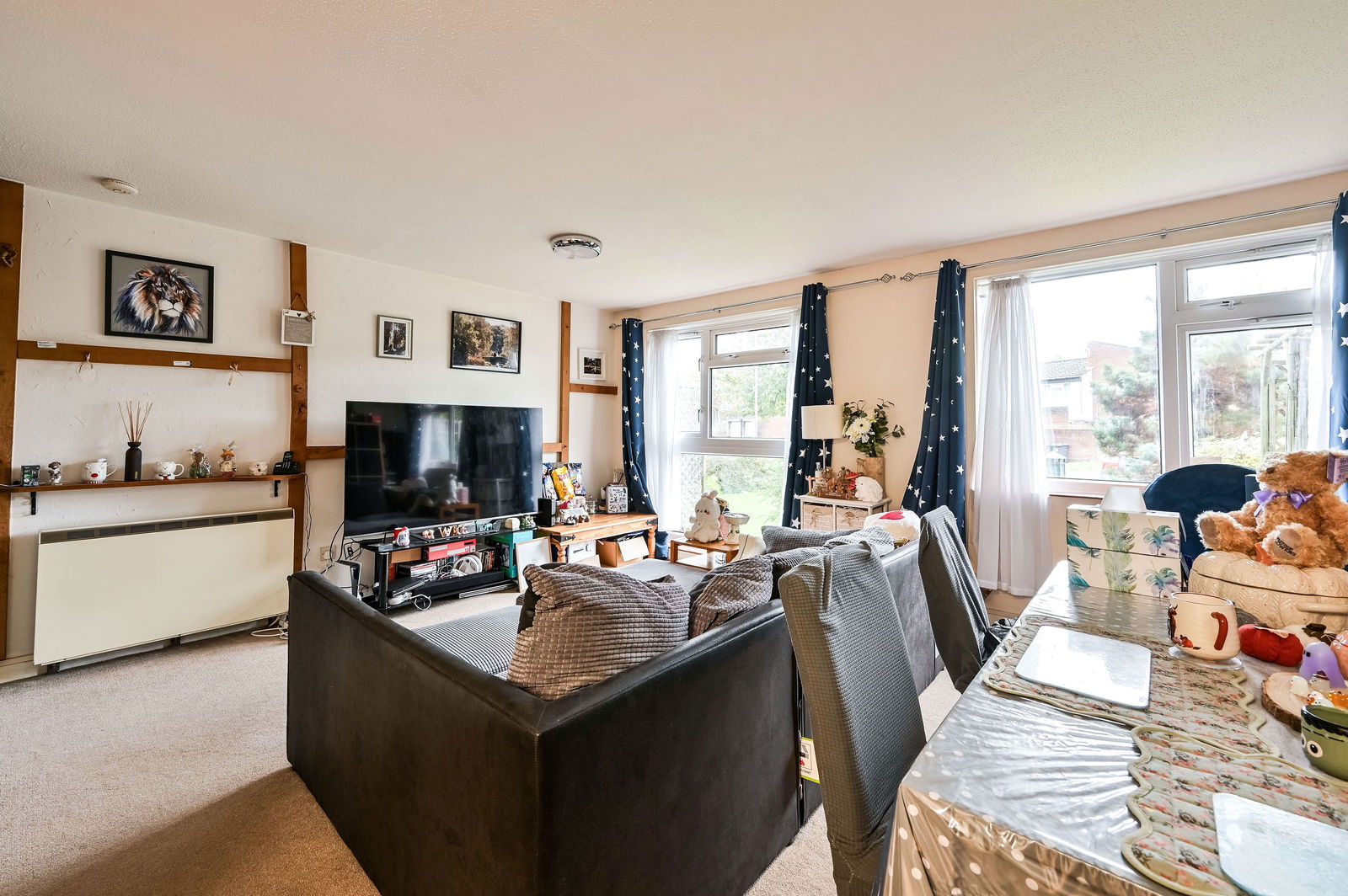 2 bed duplex for sale in Hazelmere Close, Leatherhead, KT22  - Property Image 6