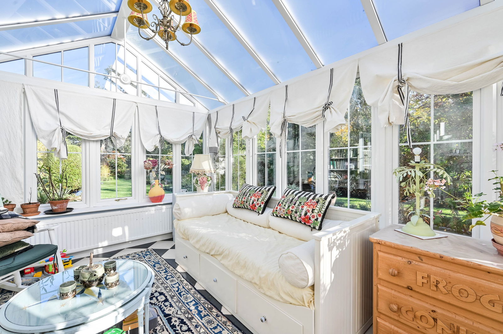 3 bed link detached house for sale in Summersbury Drive, Guildford, GU4  - Property Image 15