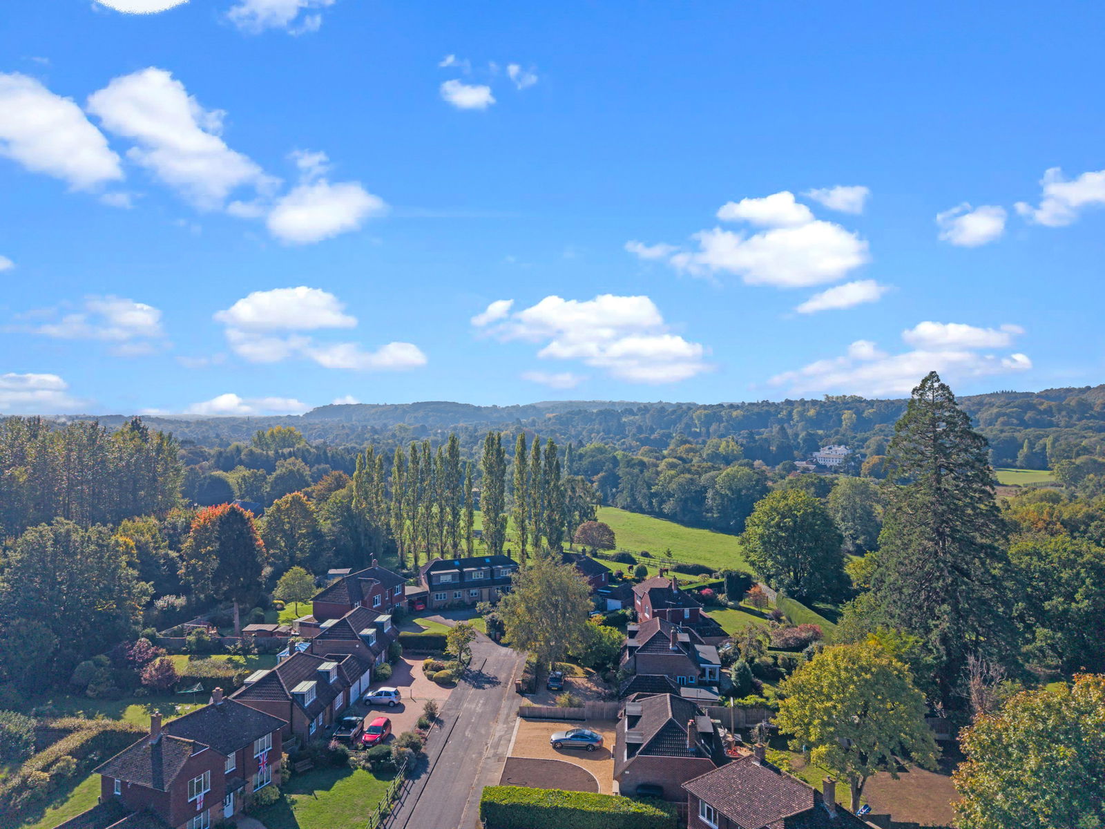 3 bed link detached house for sale in Summersbury Drive, Guildford, GU4  - Property Image 32