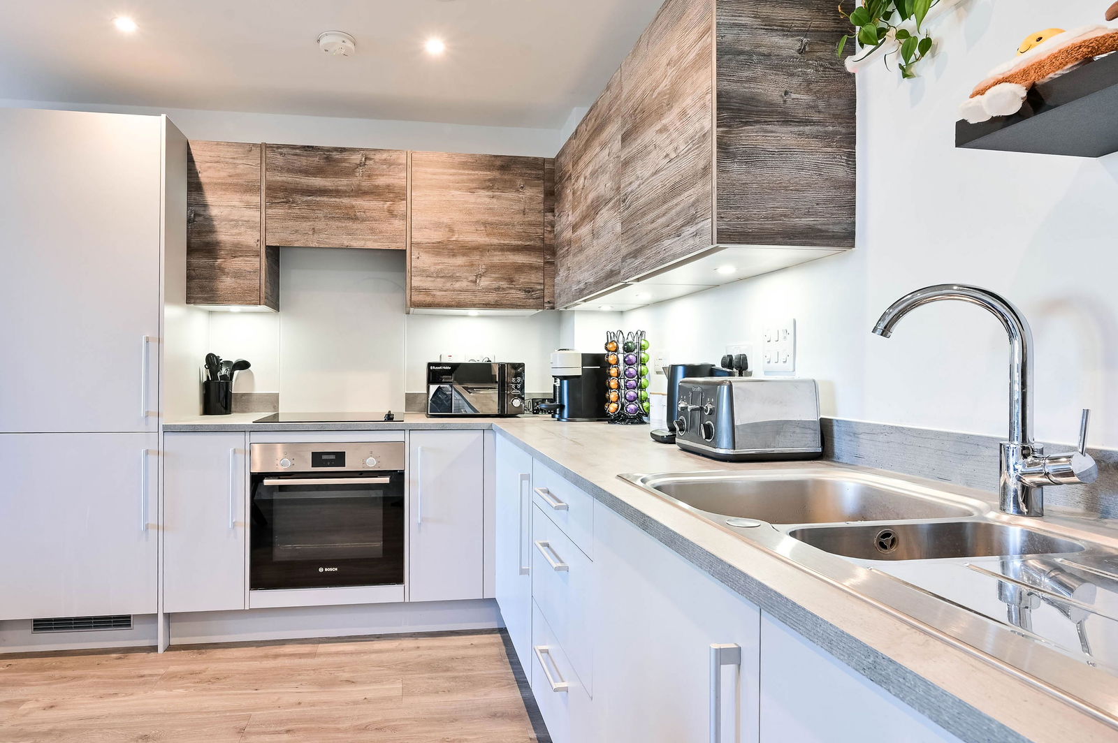 1 bed flat for sale in Mole Road, Hersham, KT12  - Property Image 4