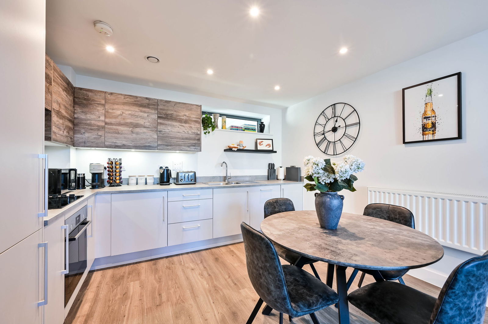 1 bed flat for sale in Mole Road, Hersham, KT12  - Property Image 3