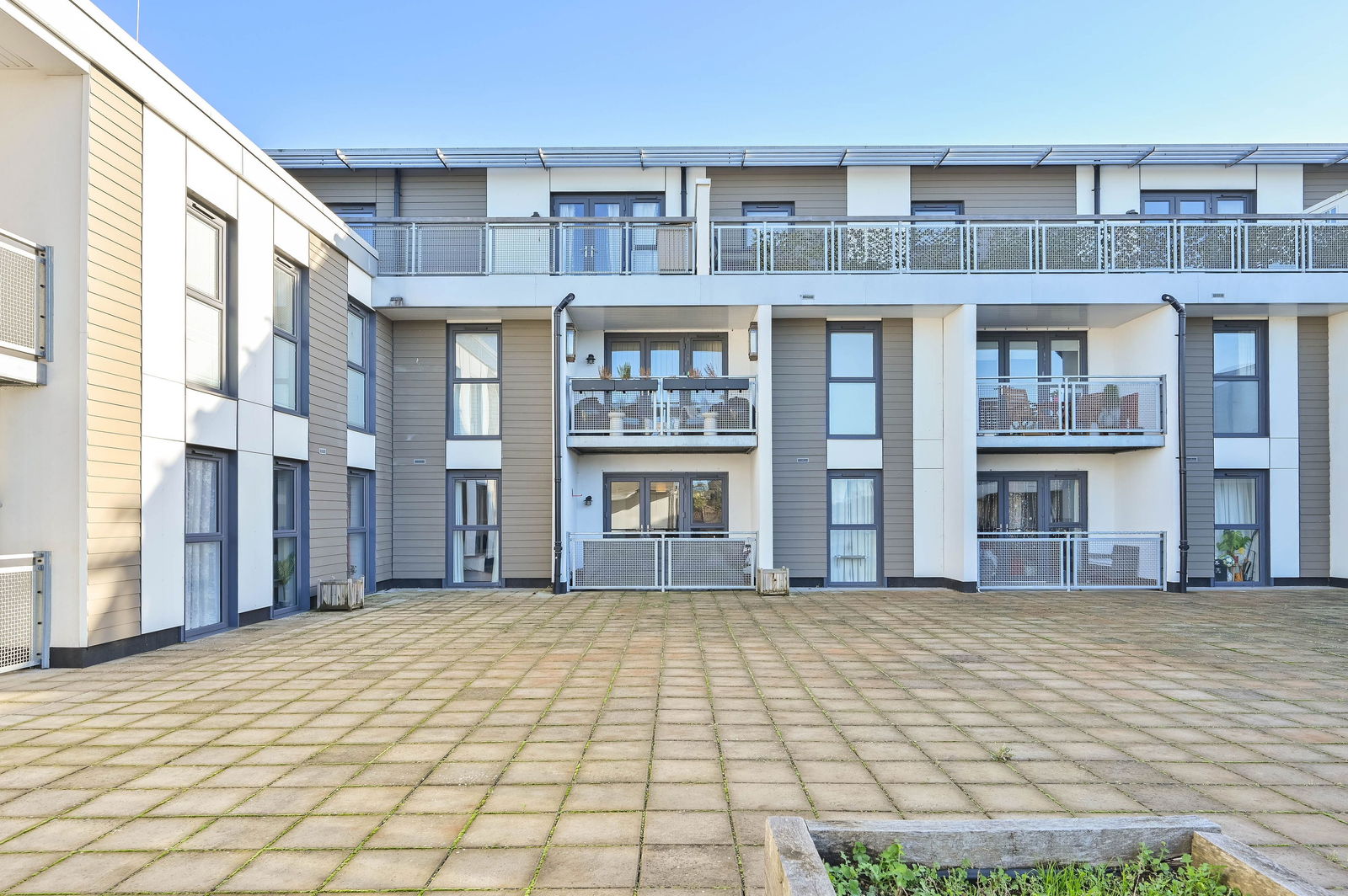 1 bed flat for sale in Mole Road, Hersham, KT12  - Property Image 11