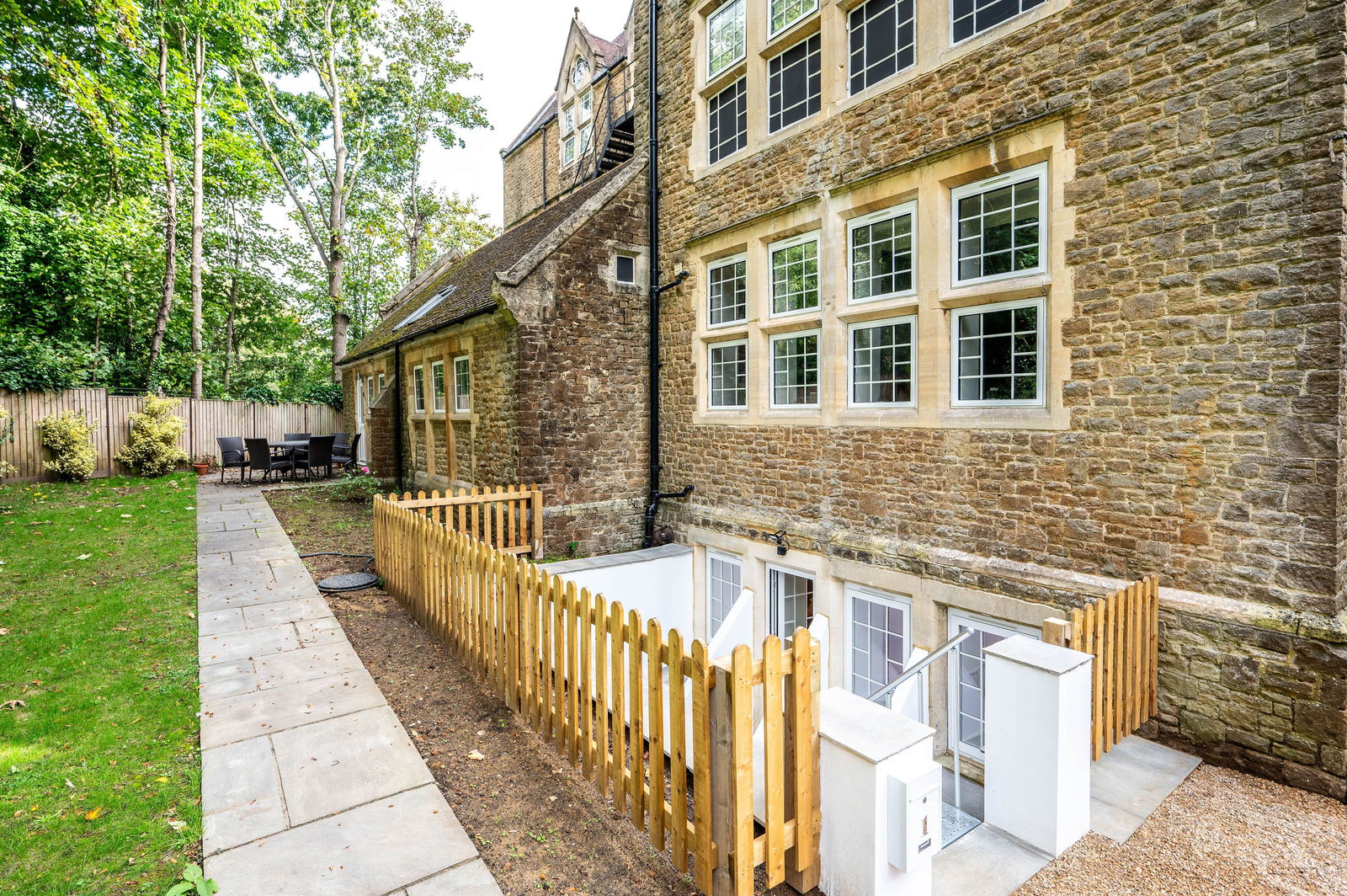 2 bed apartment for sale in Filmer Grove, Godalming 3