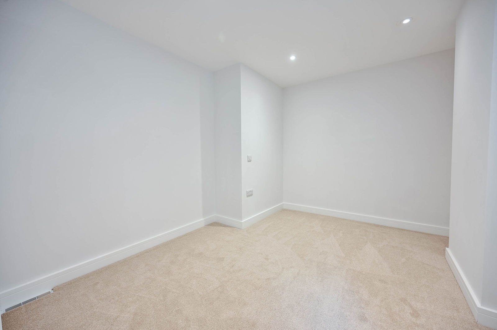 2 bed apartment for sale in Filmer Grove, Godalming 8