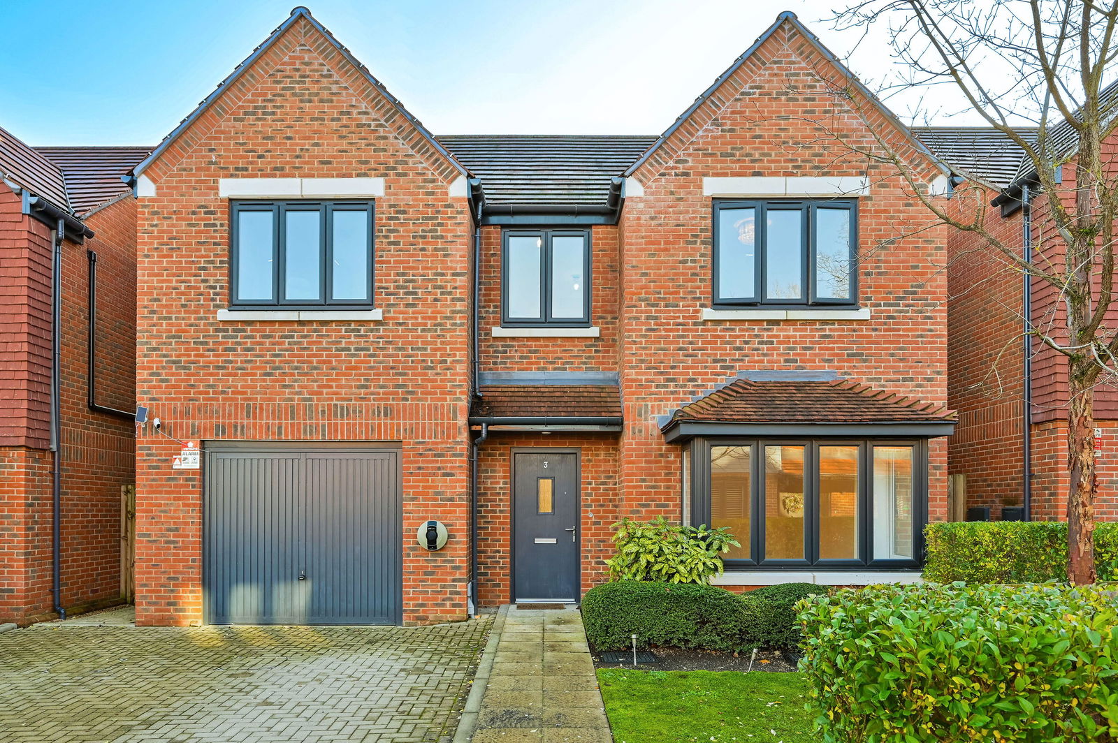 4 bed detached house for sale, Chertsey - Property Image 1