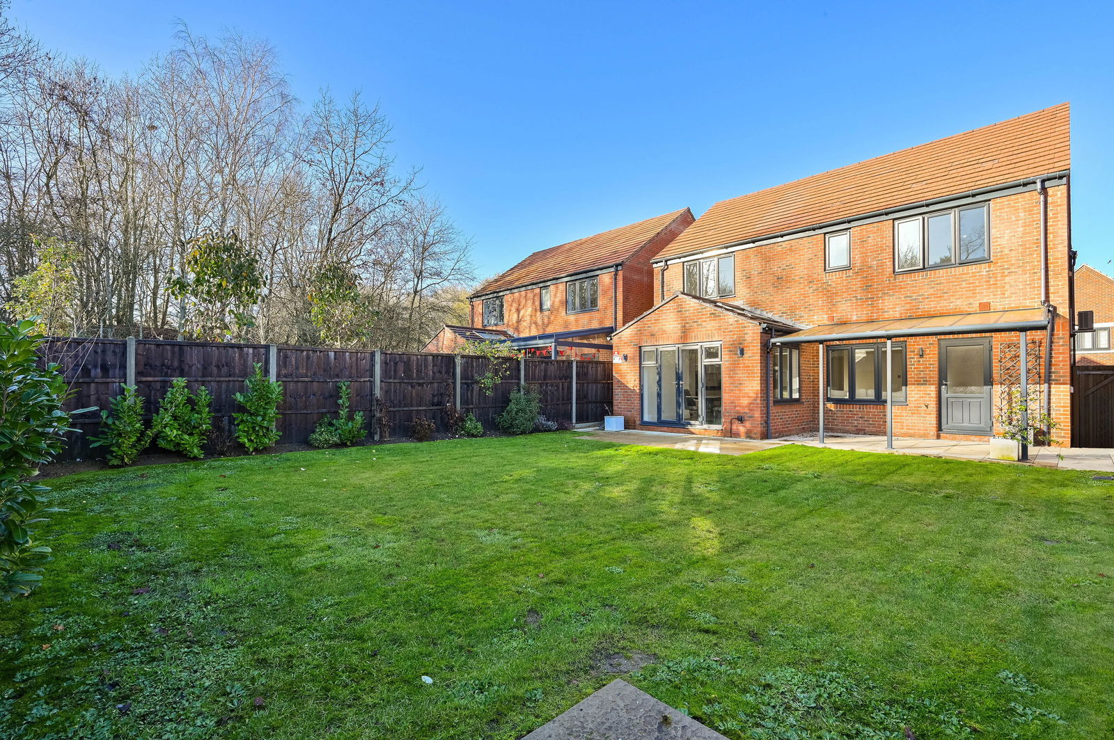 4 bed detached house for sale, Chertsey 3