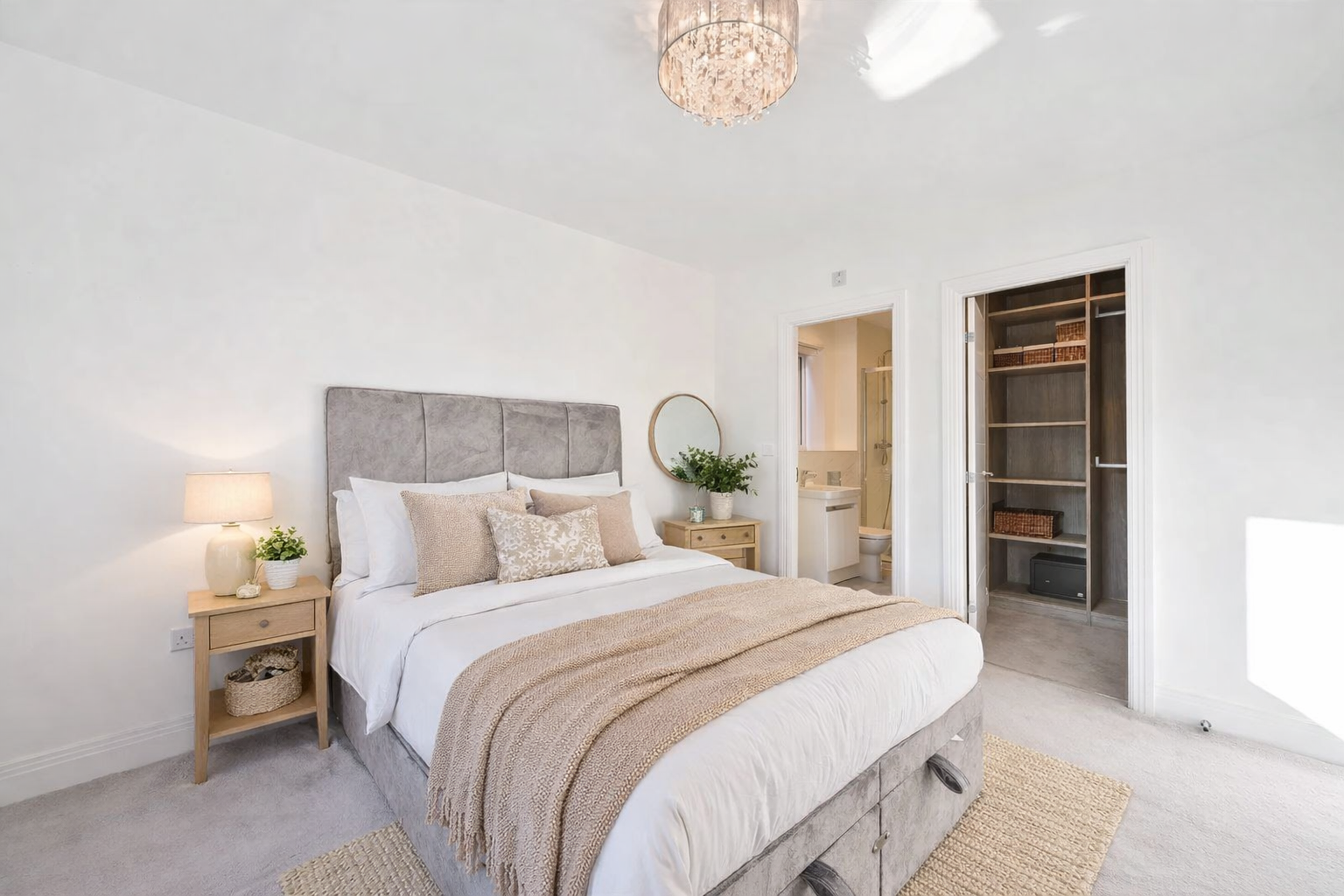 4 bed detached house for sale, Chertsey 9