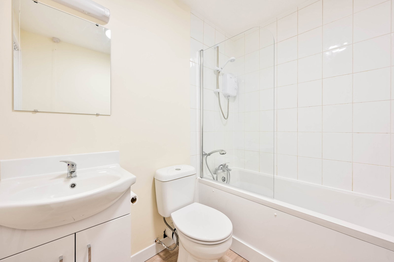 3 bed end of terrace house to rent in Choir Green, Knaphill, Woking, GU21  - Property Image 8