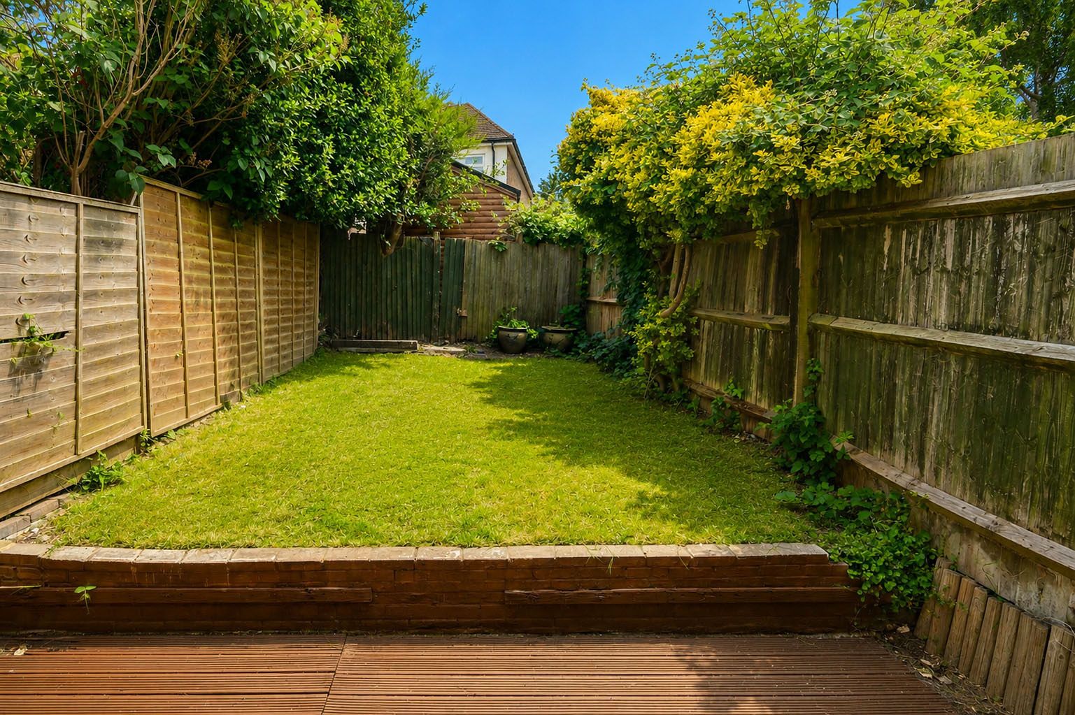 3 bed end of terrace house to rent in Choir Green, Knaphill, Woking, GU21  - Property Image 3