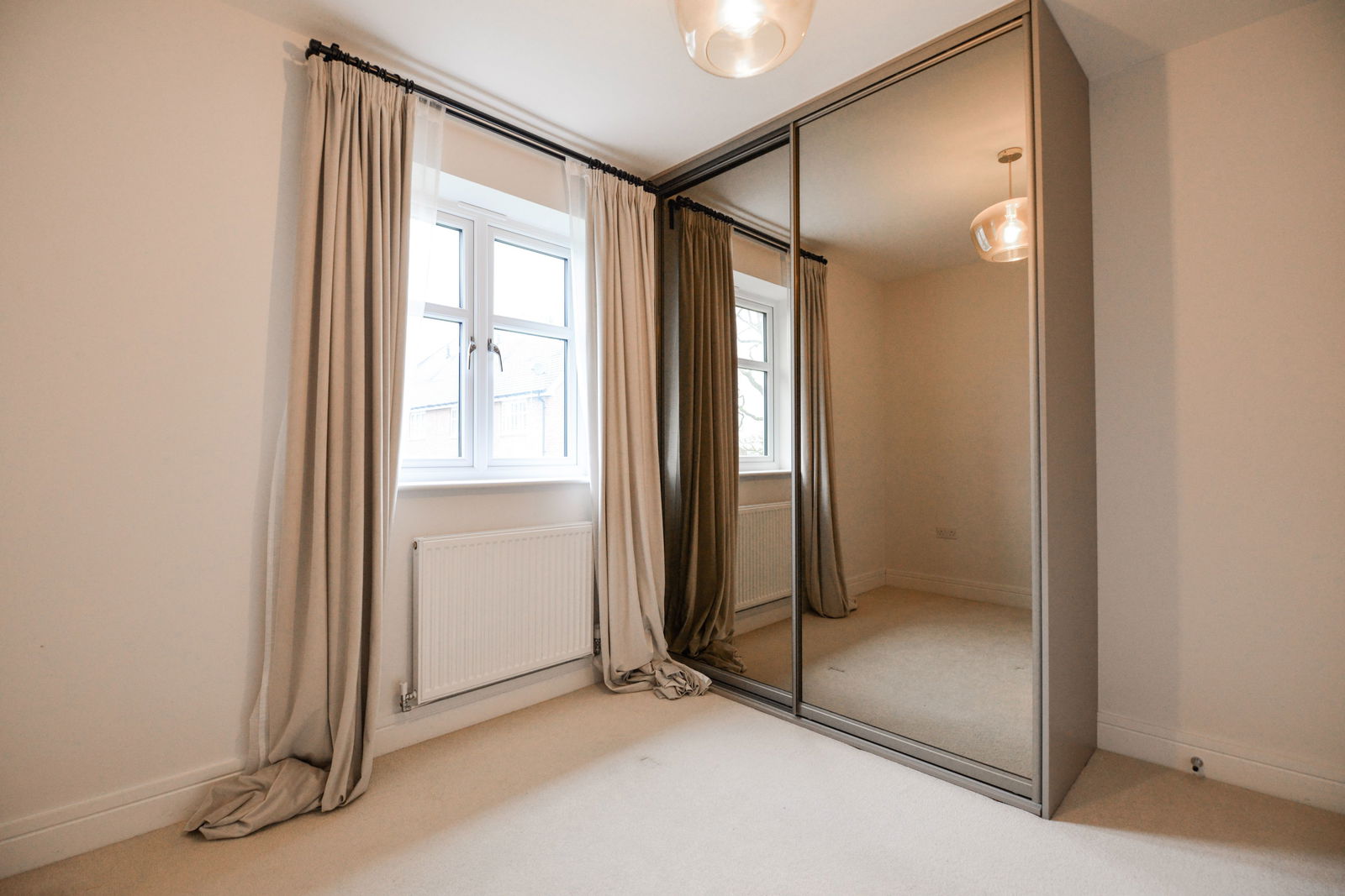 3 bed terraced house for sale in Consort Drive, Leatherhead  - Property Image 8