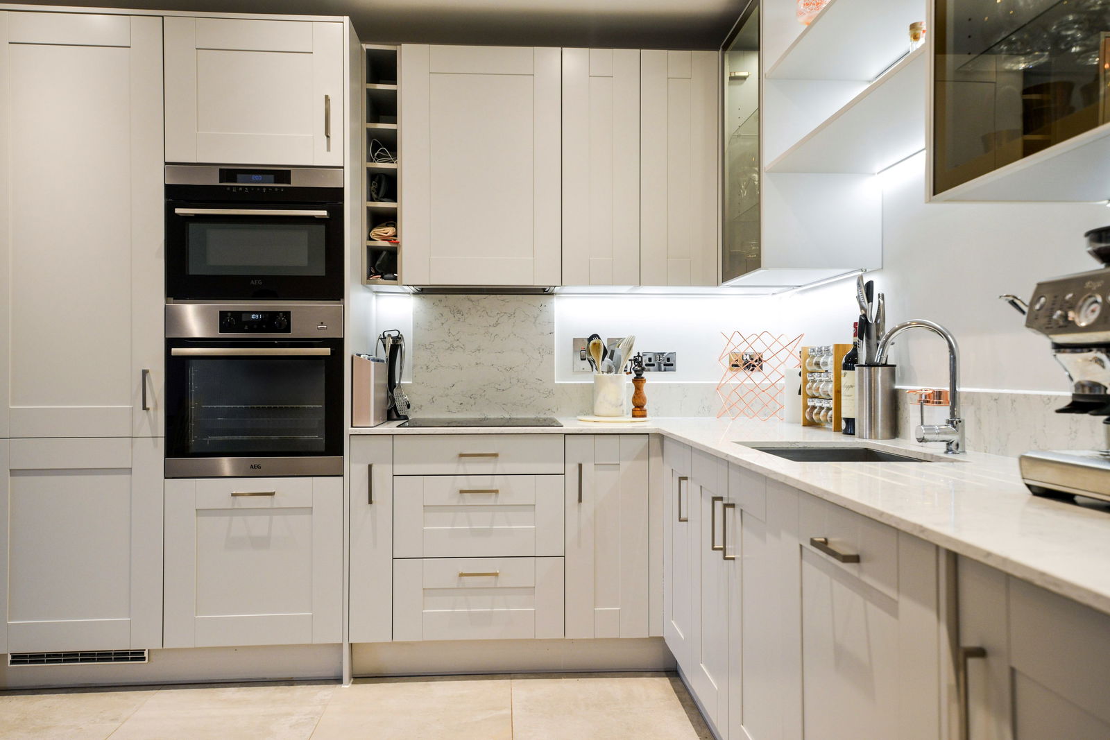 3 bed terraced house for sale in Consort Drive, Leatherhead  - Property Image 3