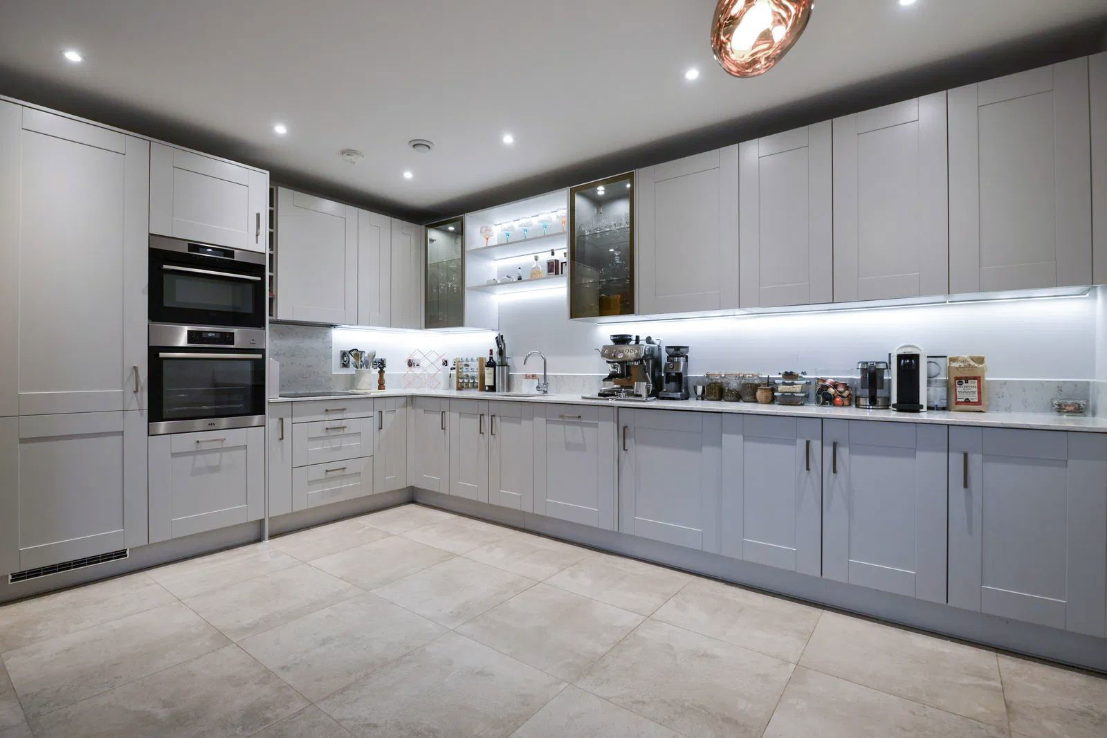 3 bed terraced house for sale in Consort Drive, Leatherhead  - Property Image 1