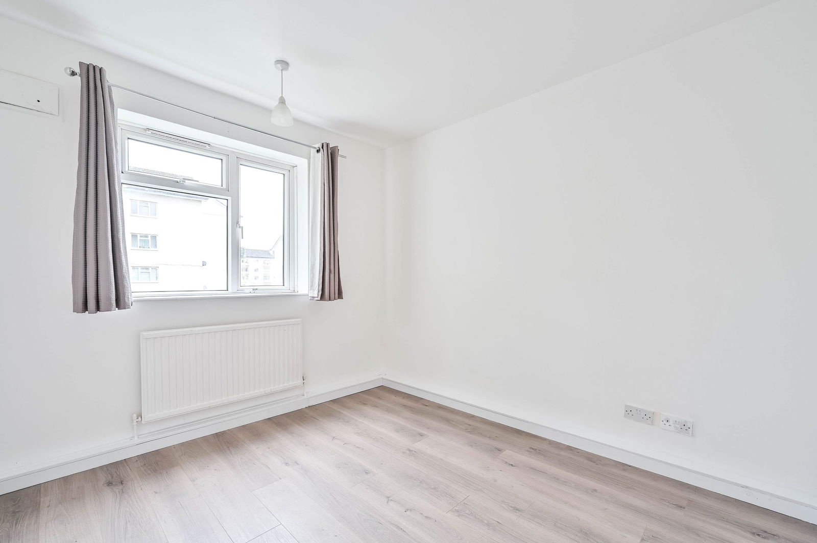3 bed flat for sale in Kingsnympton Park, Kingston Upon Thames, KT2  - Property Image 23