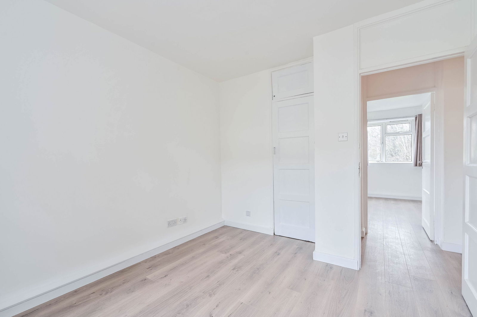 3 bed flat for sale in Kingsnympton Park, Kingston Upon Thames, KT2  - Property Image 24