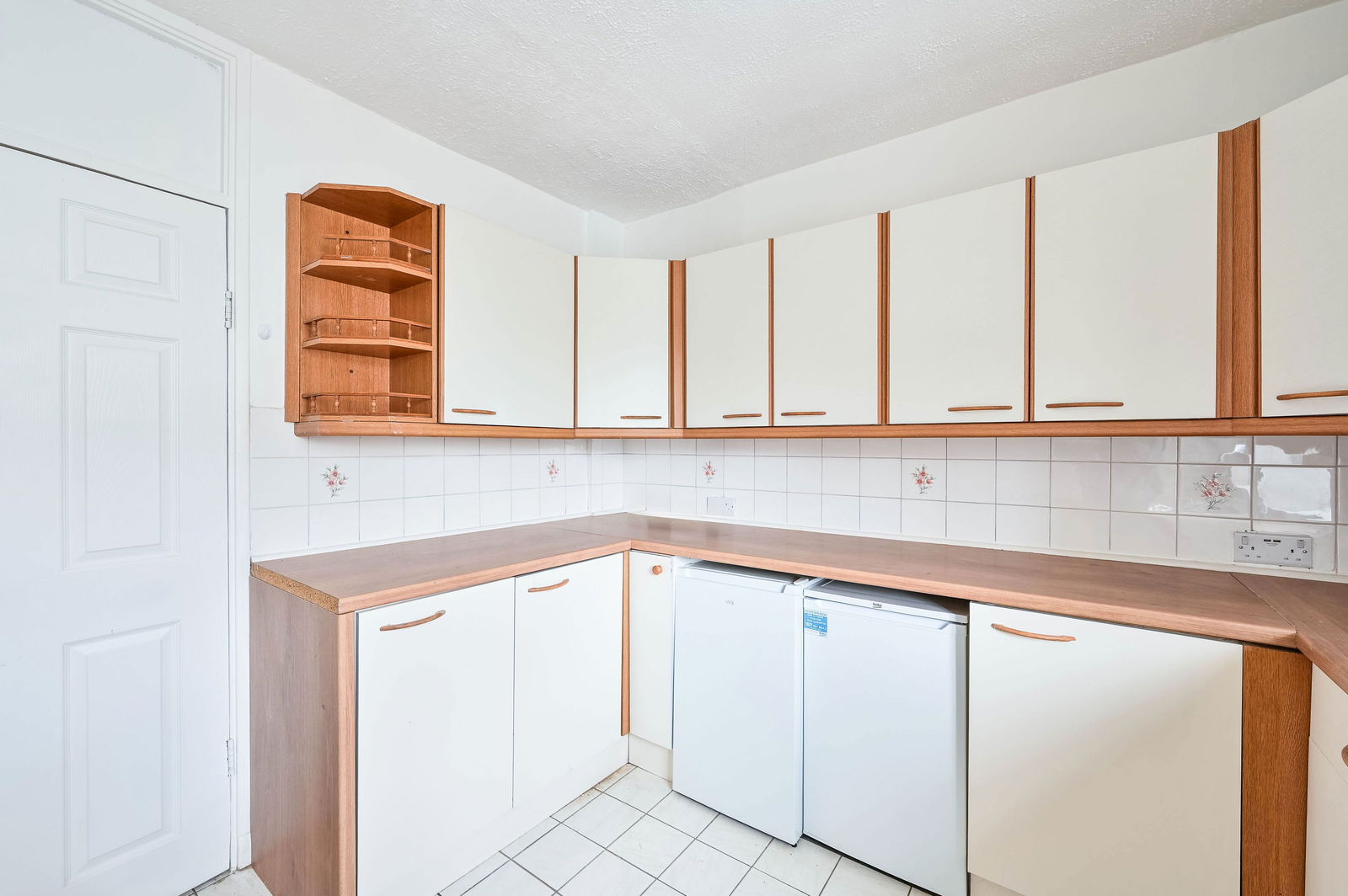 3 bed flat for sale in Kingsnympton Park, Kingston Upon Thames, KT2  - Property Image 7