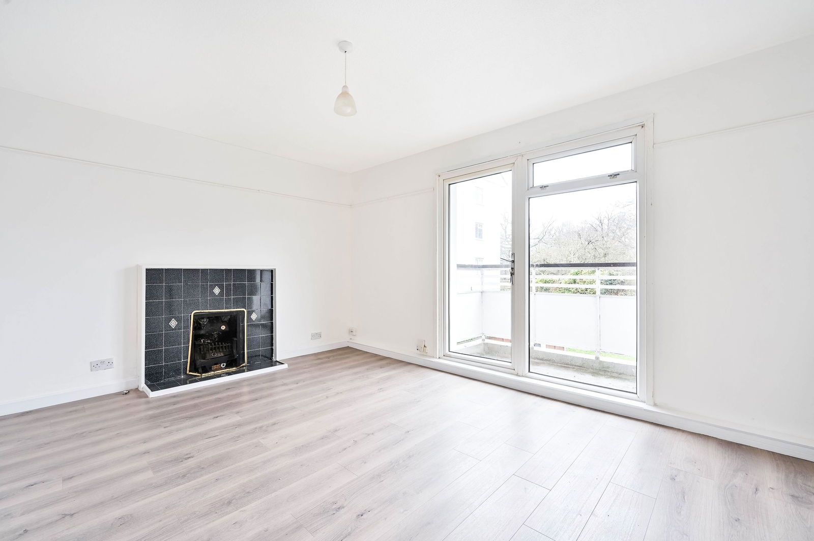 3 bed flat for sale in Kingsnympton Park, Kingston Upon Thames, KT2  - Property Image 20