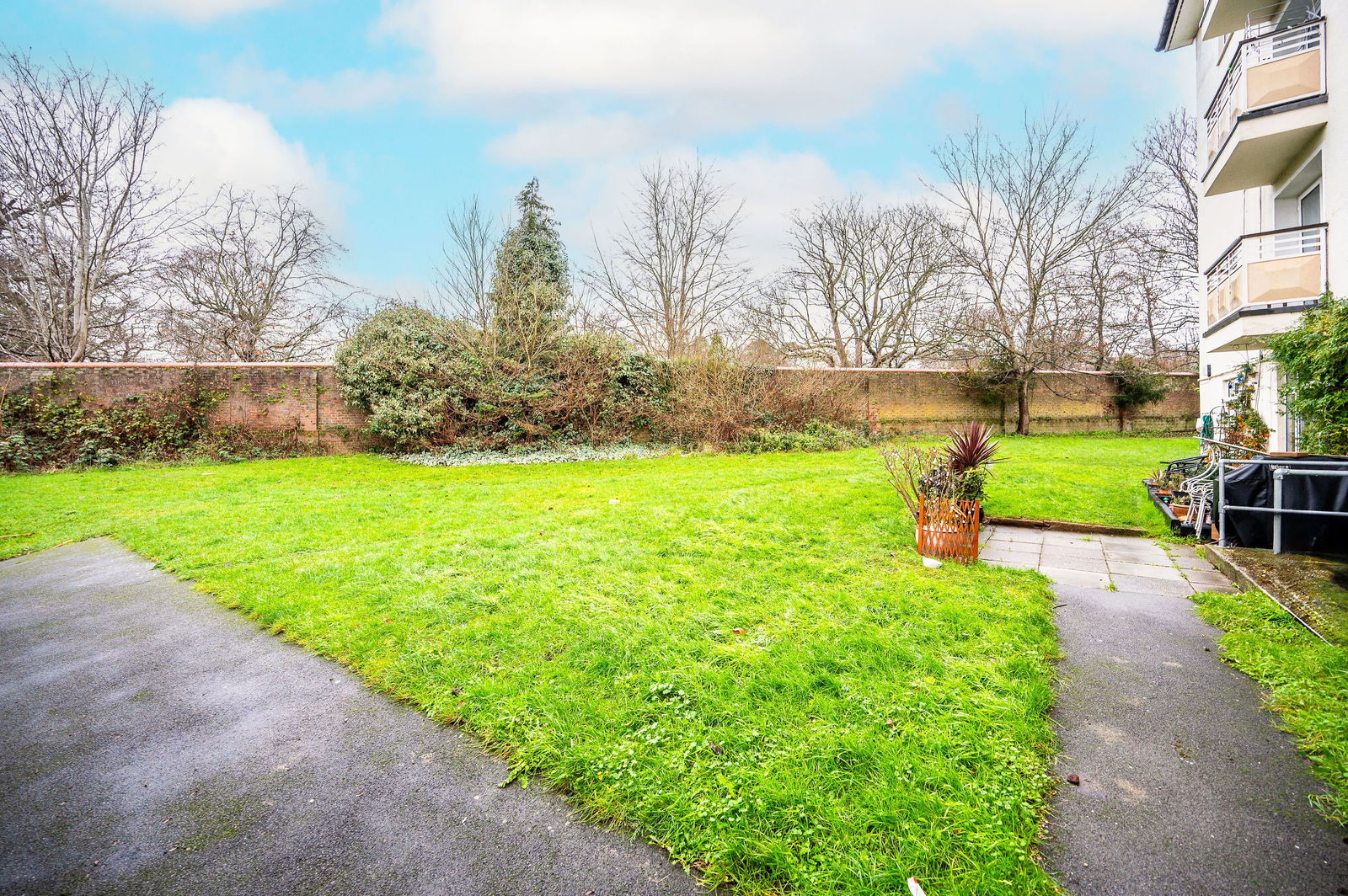 3 bed flat for sale in Kingsnympton Park, Kingston Upon Thames, KT2  - Property Image 12