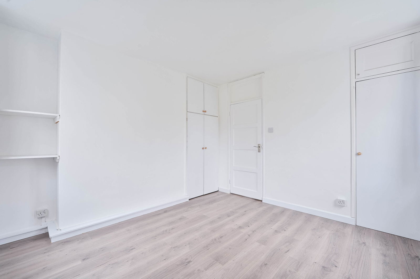 3 bed flat for sale in Kingsnympton Park, Kingston Upon Thames, KT2  - Property Image 22