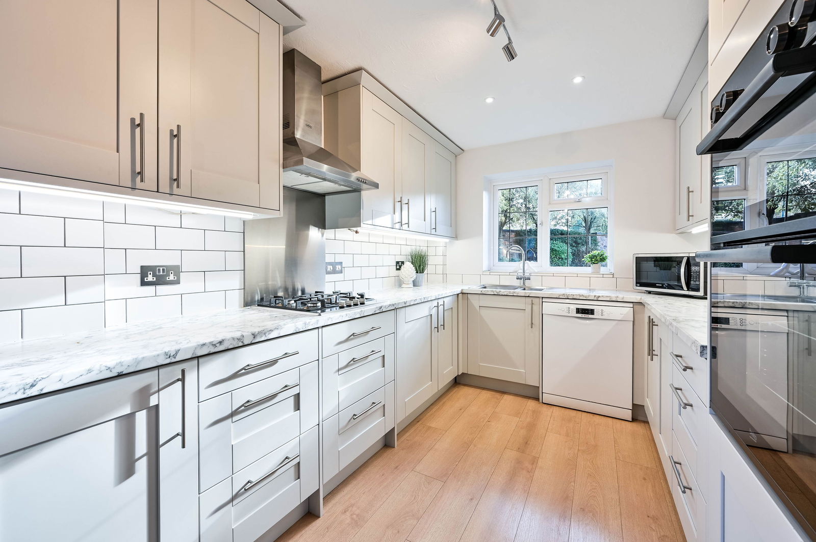 4 bed detached house for sale in Ashwood Park, Leatherhead  - Property Image 4