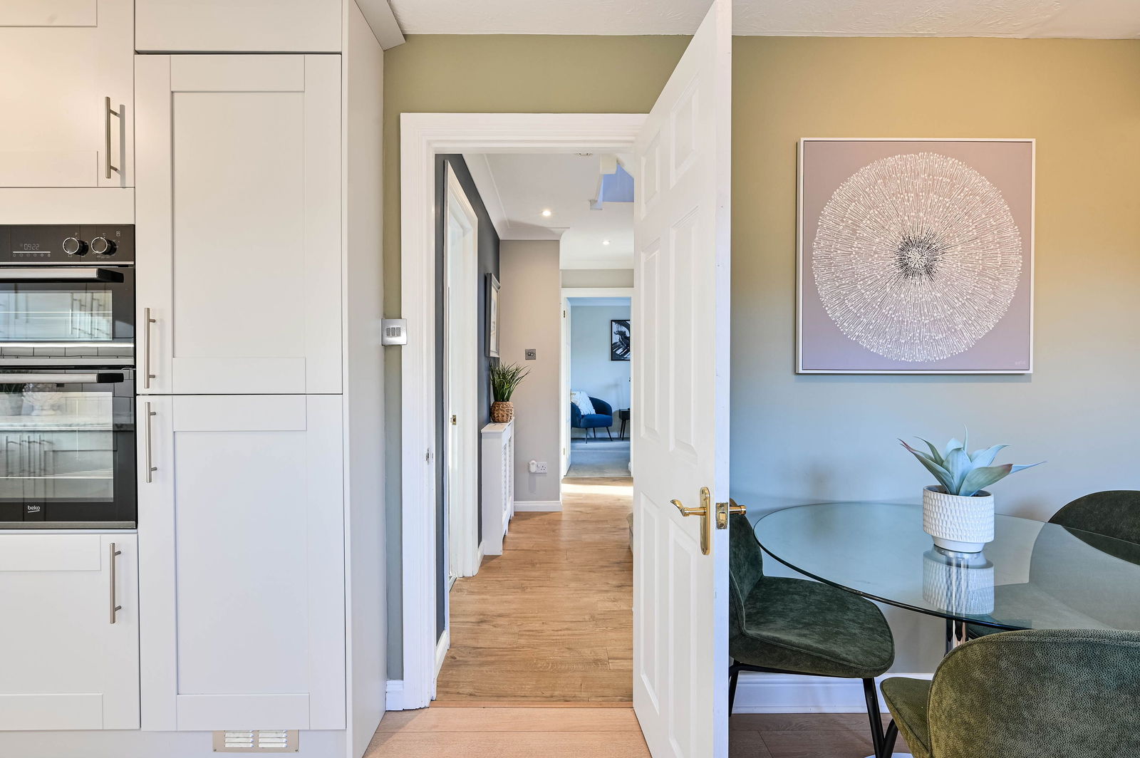 4 bed detached house for sale in Ashwood Park, Leatherhead 7