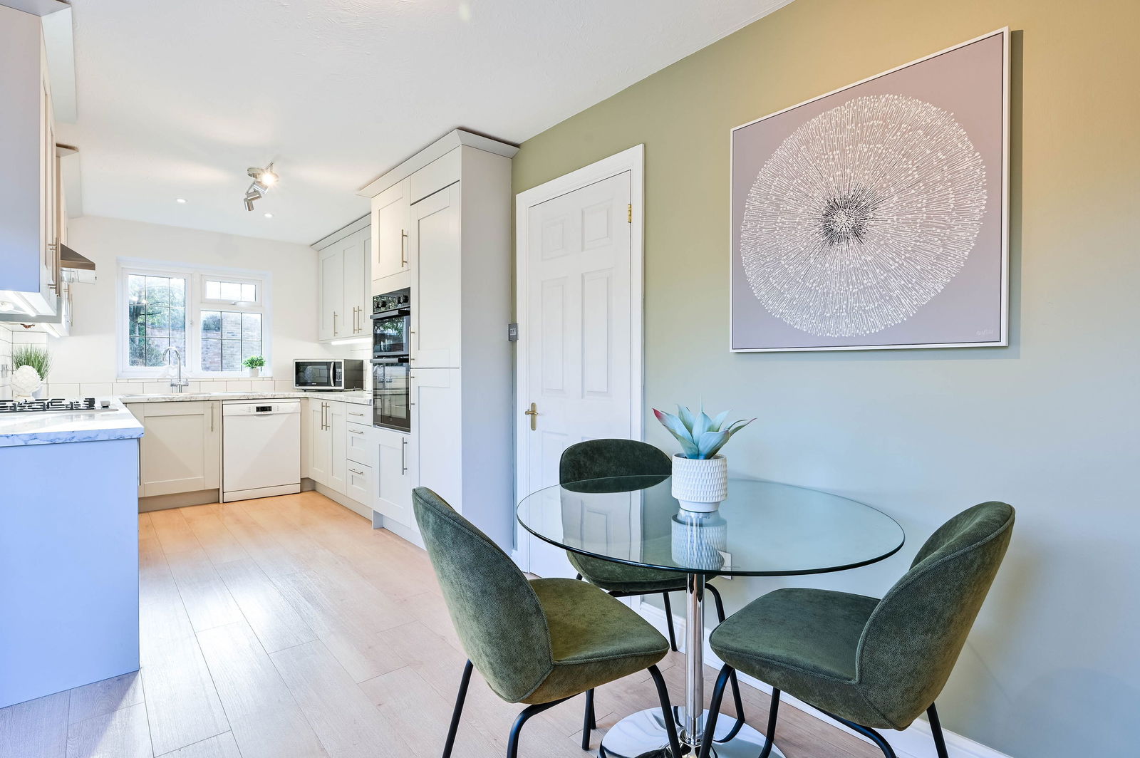 4 bed detached house for sale in Ashwood Park, Leatherhead 6