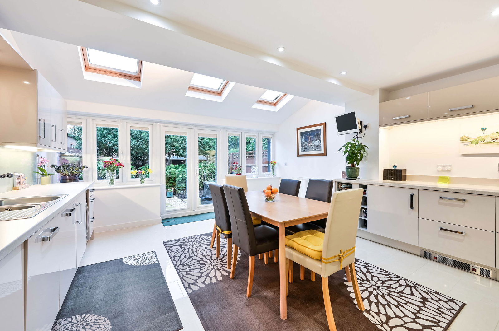 4 bed town house for sale in Raynham Close, Guildford  - Property Image 2